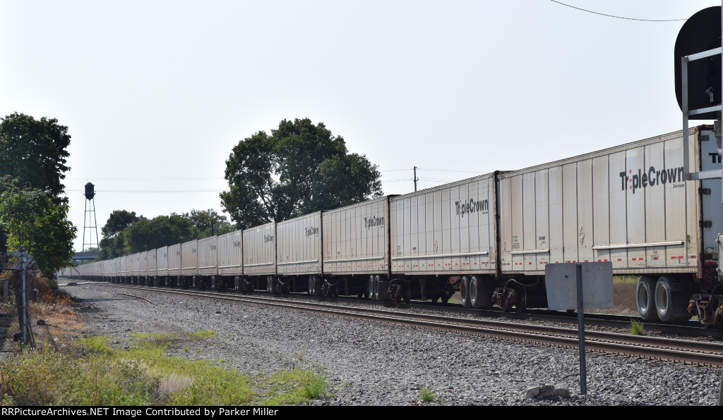 Westbound Triple Crown RoadRailers